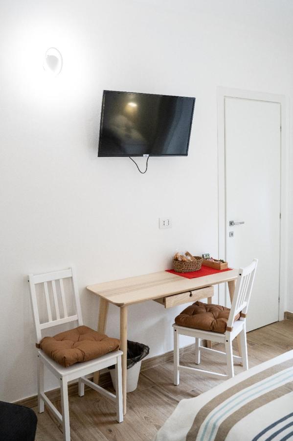 B&B Alighieri 97 바리 외부 사진